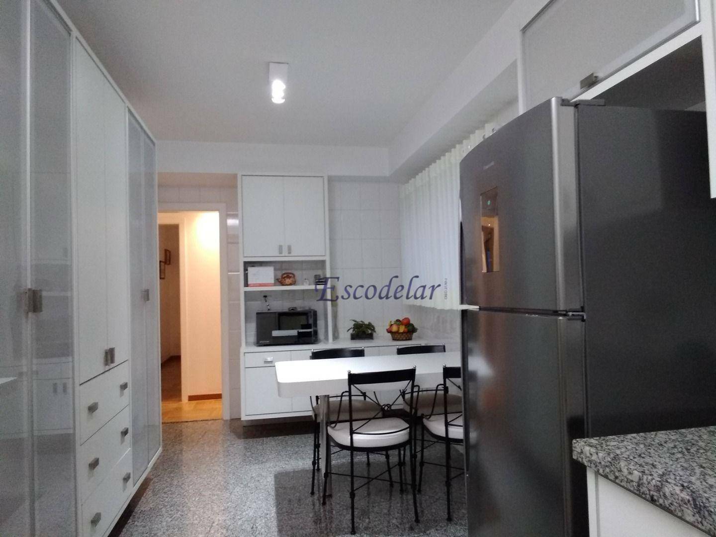 Apartamento à venda com 3 quartos, 192m² - Foto 14