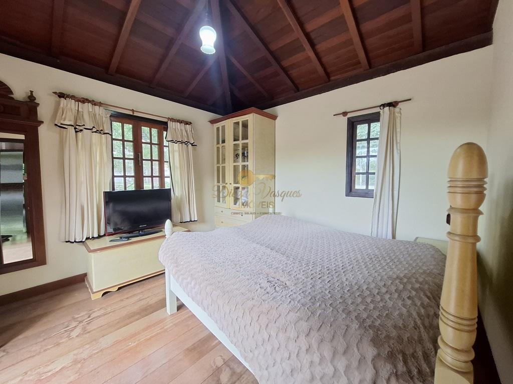 Casa à venda com 3 quartos, 2485m² - Foto 32