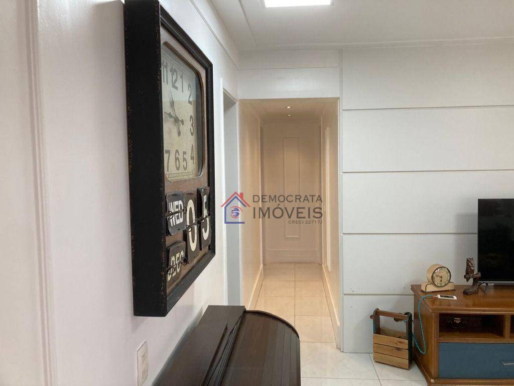 Apartamento à venda com 3 quartos, 128m² - Foto 2