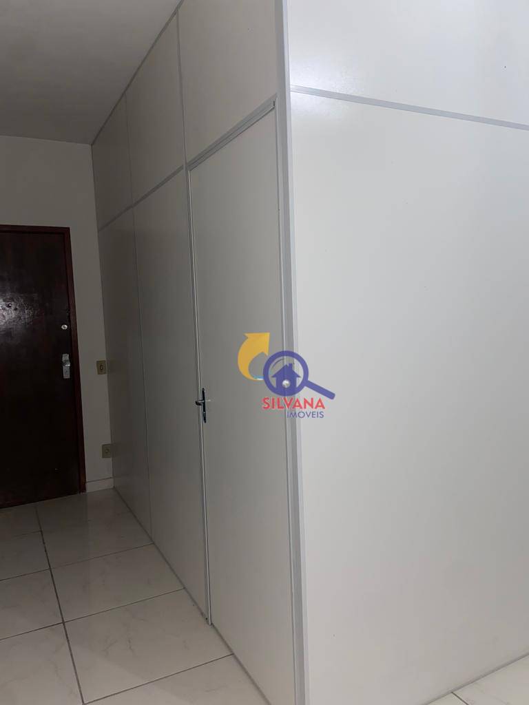 Apartamento à venda com 3 quartos, 77m² - Foto 2