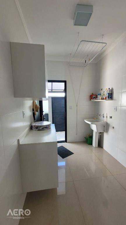 Casa de Condomínio à venda com 3 quartos, 226m² - Foto 40