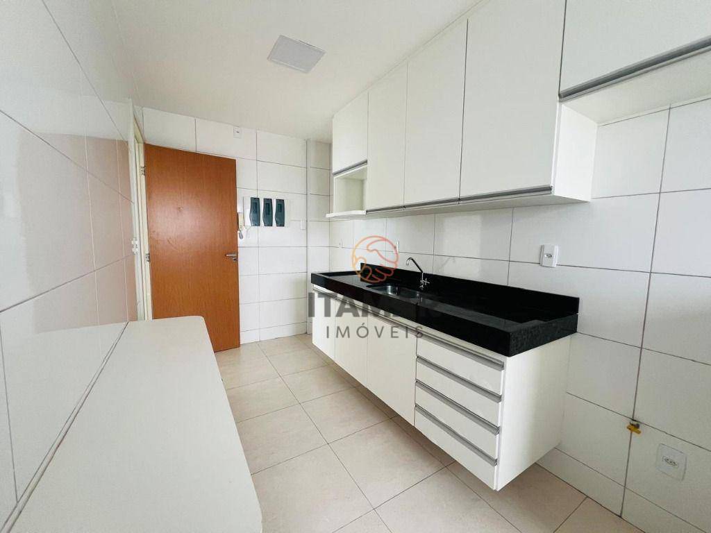 Apartamento para alugar com 3 quartos, 95m² - Foto 11
