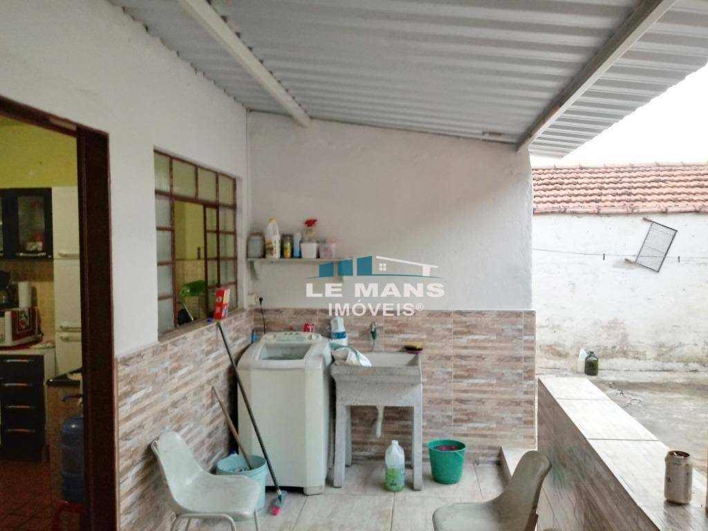 Casa à venda com 3 quartos, 70m² - Foto 3