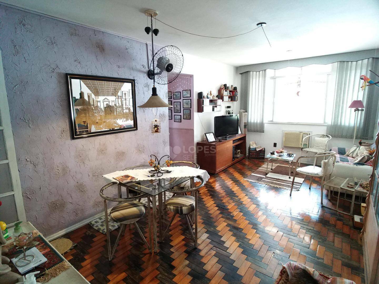 Apartamento à venda com 2 quartos, 74m² - Foto 1