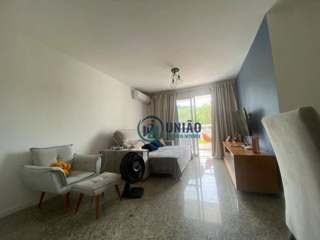 Apartamento à venda com 2 quartos, 70m² - Foto 2