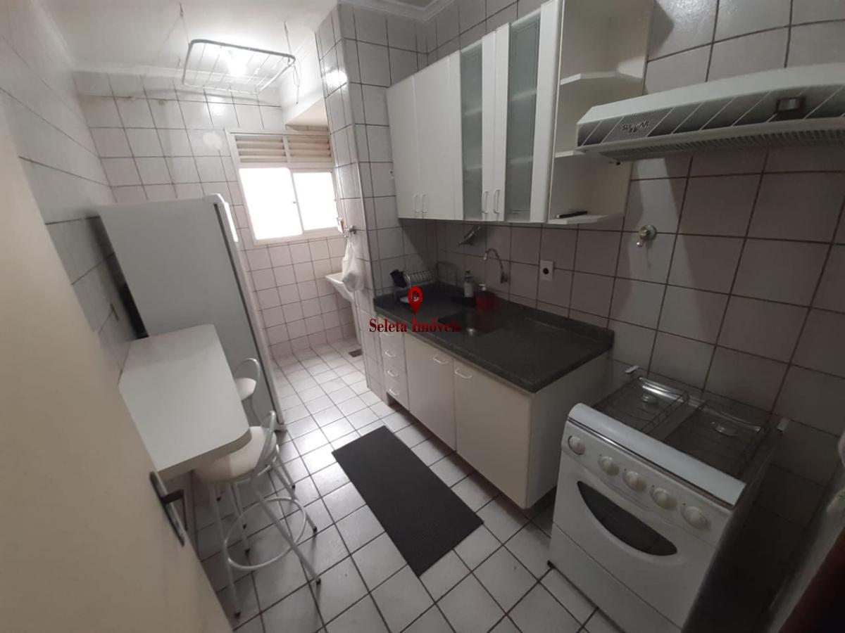 Apartamento à venda com 2 quartos, 70m² - Foto 13