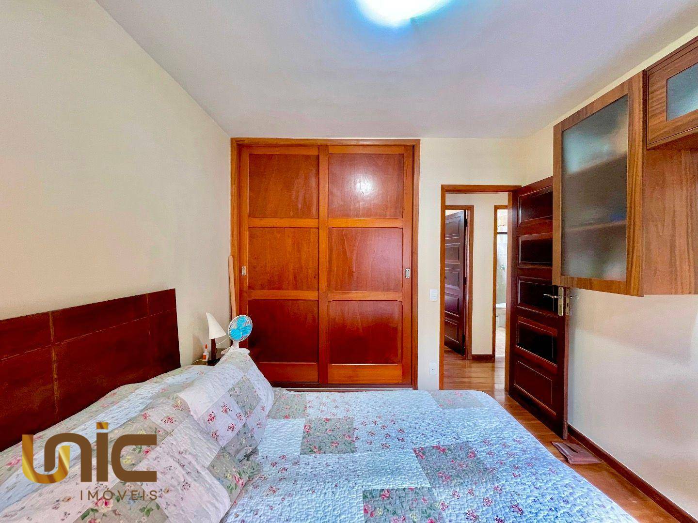 Casa à venda com 4 quartos, 220m² - Foto 32