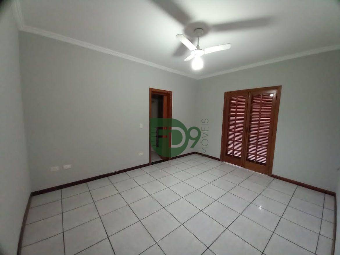 Casa à venda com 2 quartos, 171m² - Foto 13