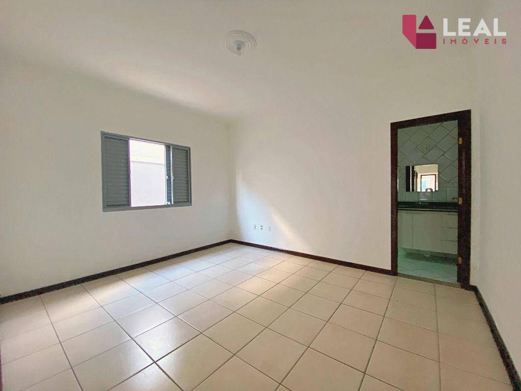 Casa à venda com 3 quartos, 119m² - Foto 14