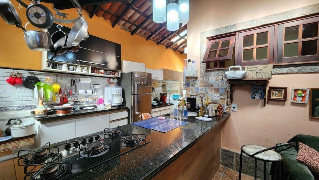 Casa à venda com 3 quartos, 212m² - Foto 22