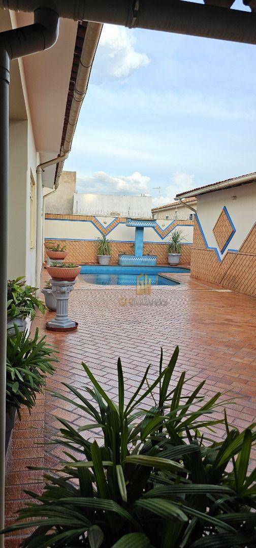Casa à venda com 4 quartos, 310m² - Foto 15
