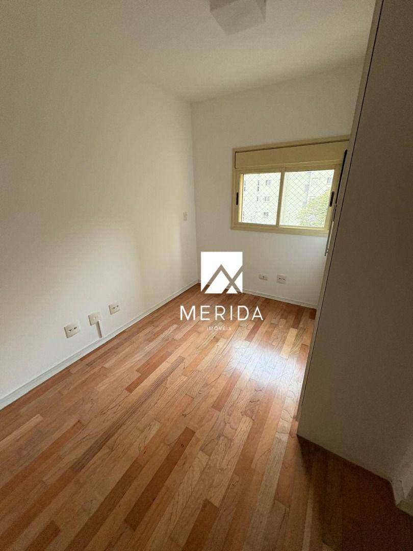 Apartamento para alugar com 3 quartos, 125m² - Foto 19