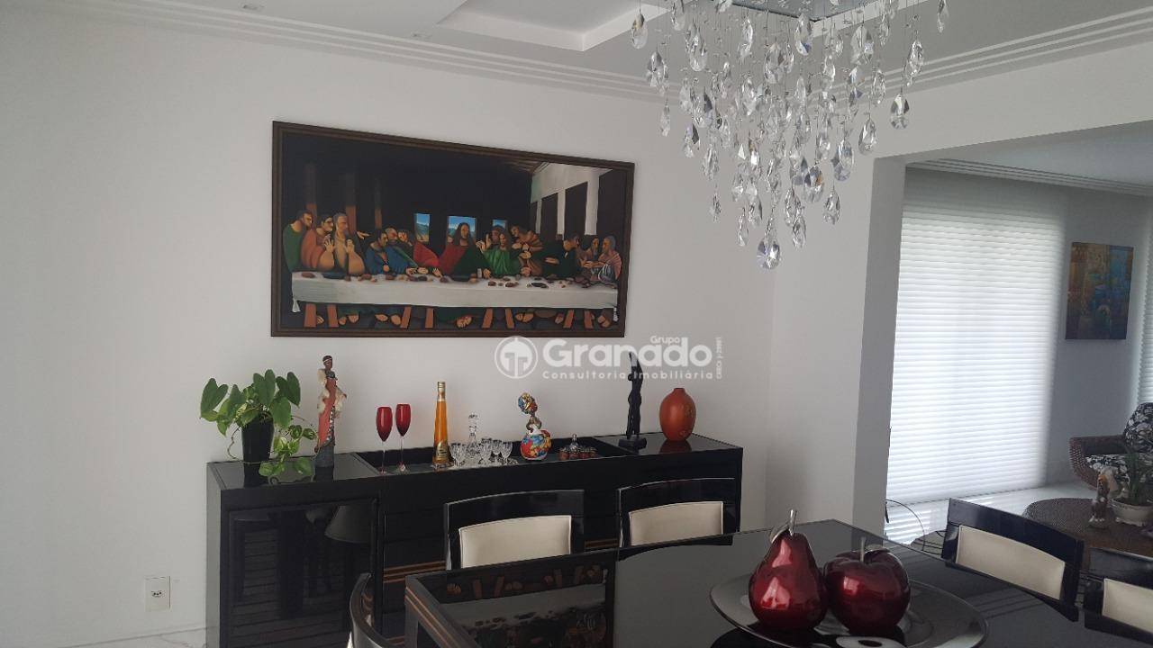 Apartamento à venda com 4 quartos, 320m² - Foto 1