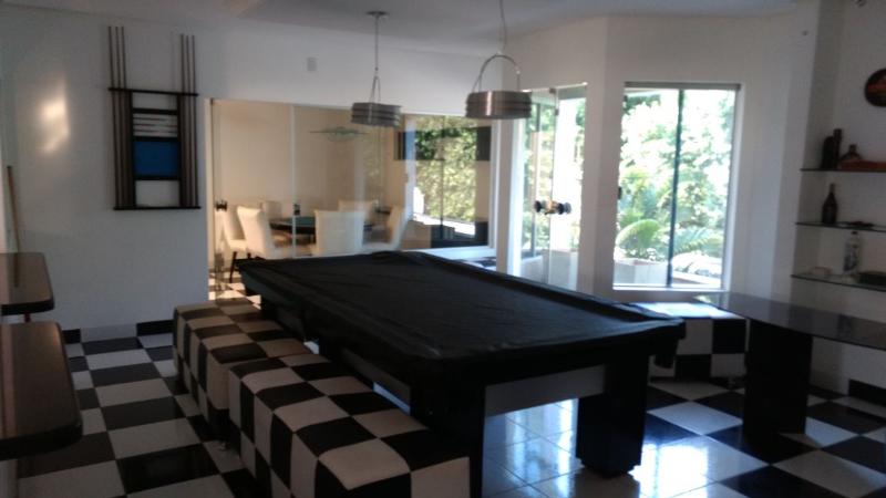 Casa para alugar com 4 quartos, 854m² - Foto 2