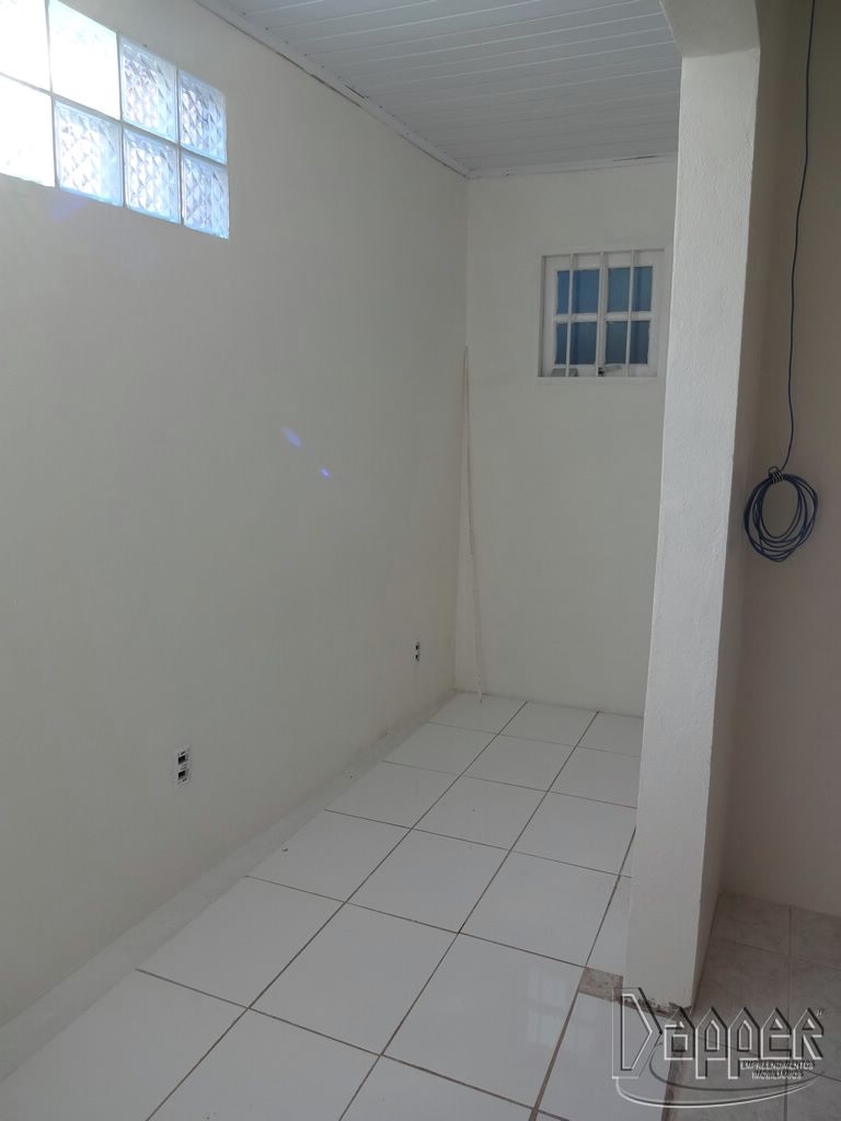 Casa à venda com 3 quartos, 110m² - Foto 4