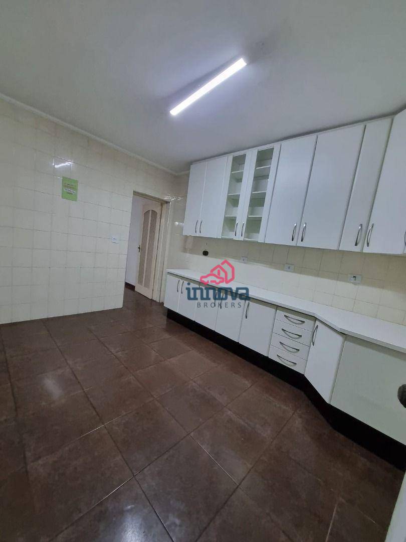 Sobrado à venda e aluguel com 3 quartos, 231m² - Foto 4