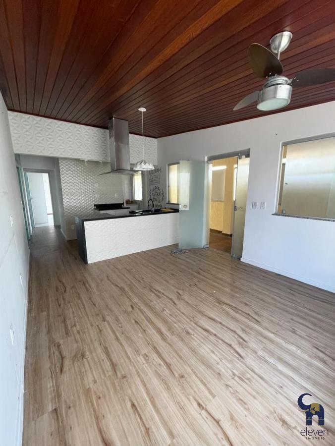 Casa à venda com 4 quartos, 220m² - Foto 5