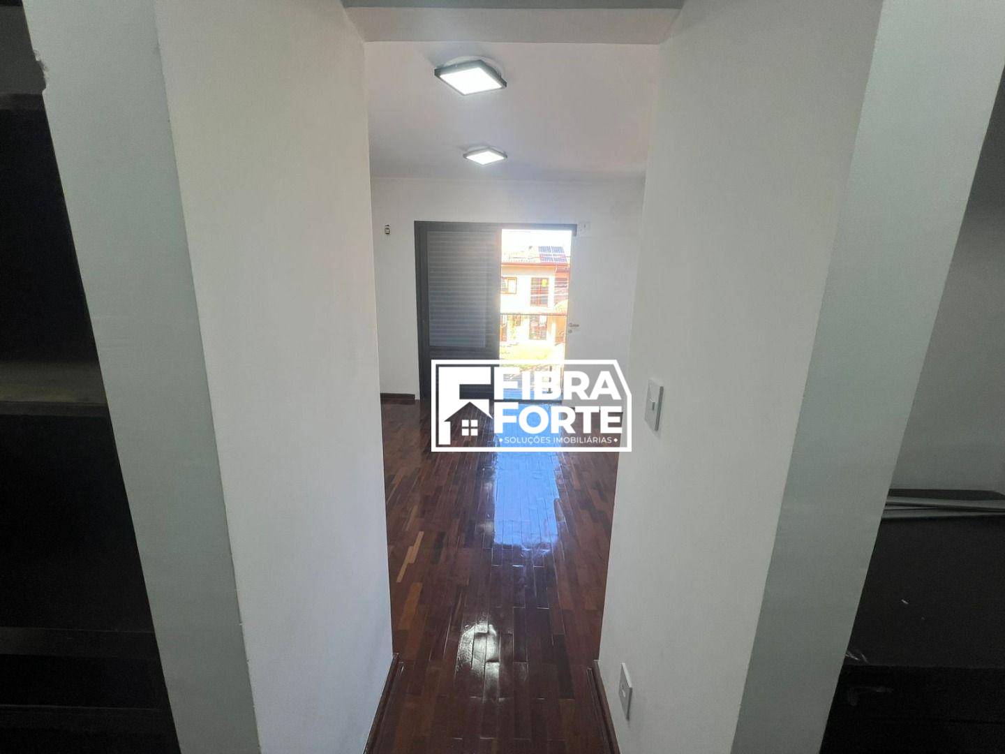 Casa de Condomínio para alugar com 5 quartos, 410m² - Foto 35