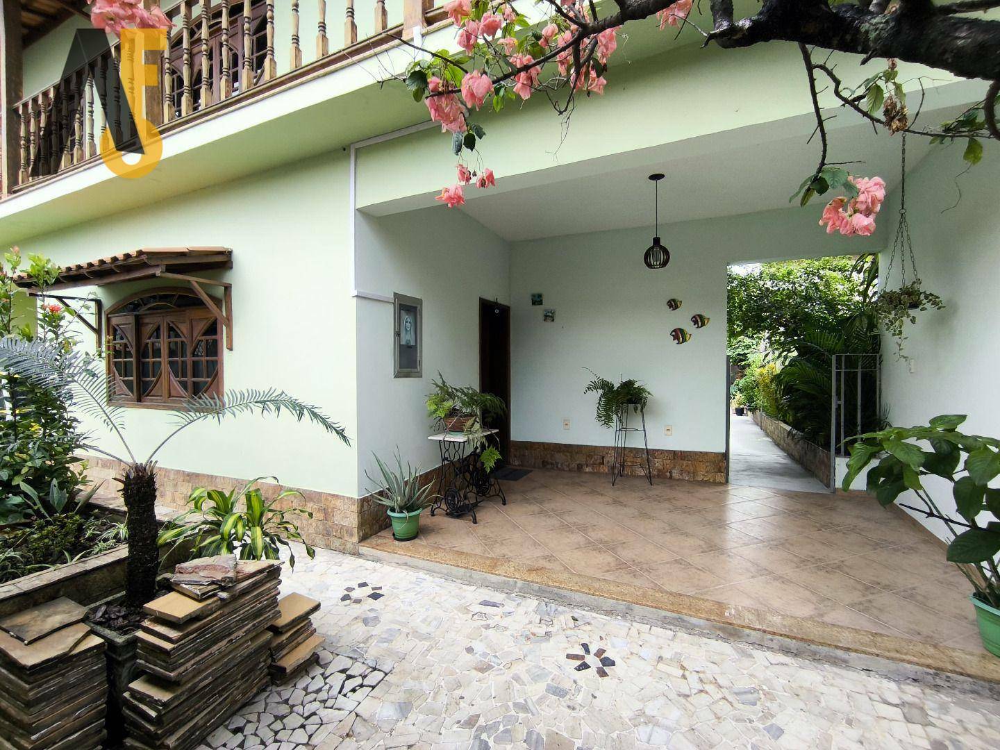 Casa à venda com 3 quartos, 299m² - Foto 3