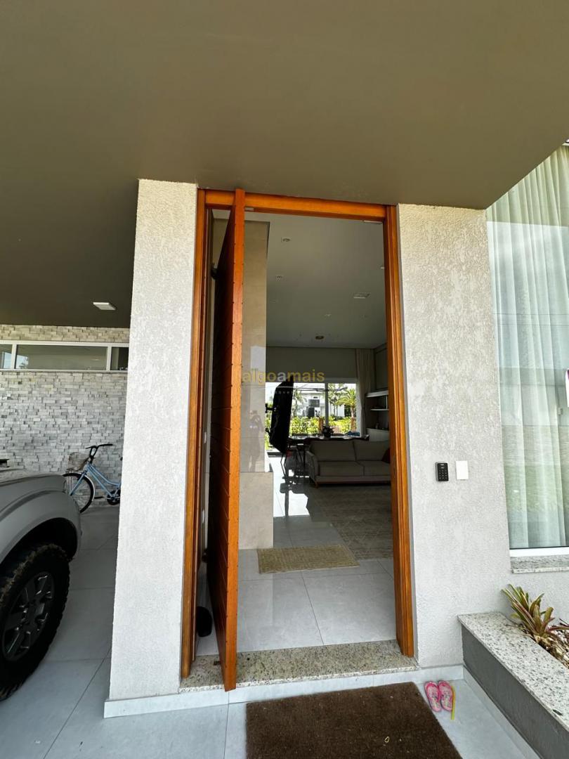 Casa de Condomínio à venda com 4 quartos, 243m² - Foto 3