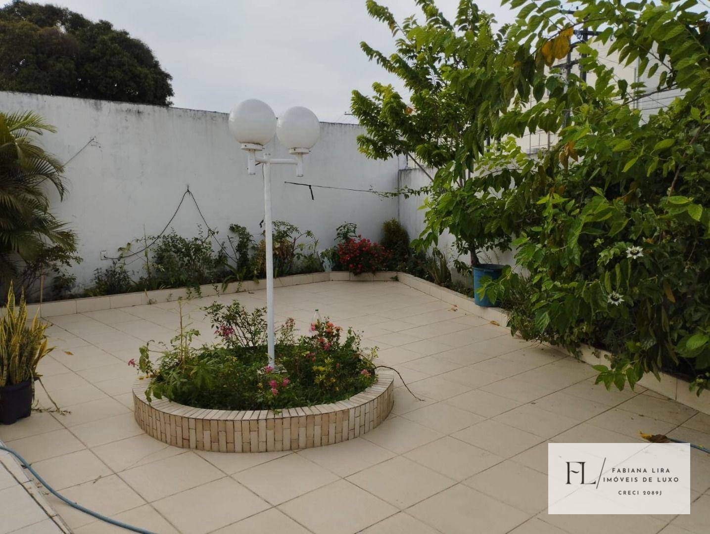 Casa à venda com 3 quartos, 250m² - Foto 6