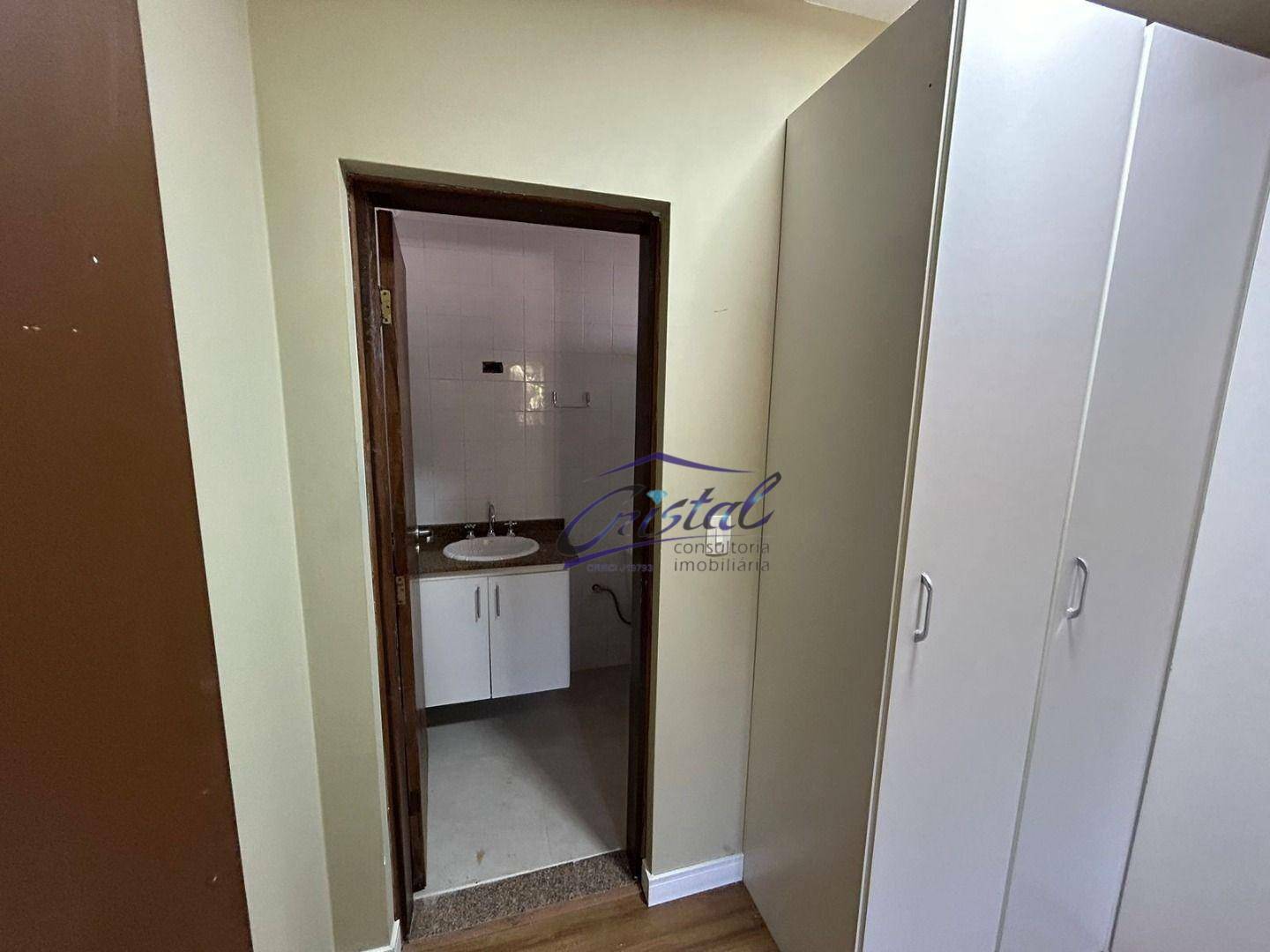 Casa de Condomínio para alugar com 4 quartos, 400m² - Foto 21