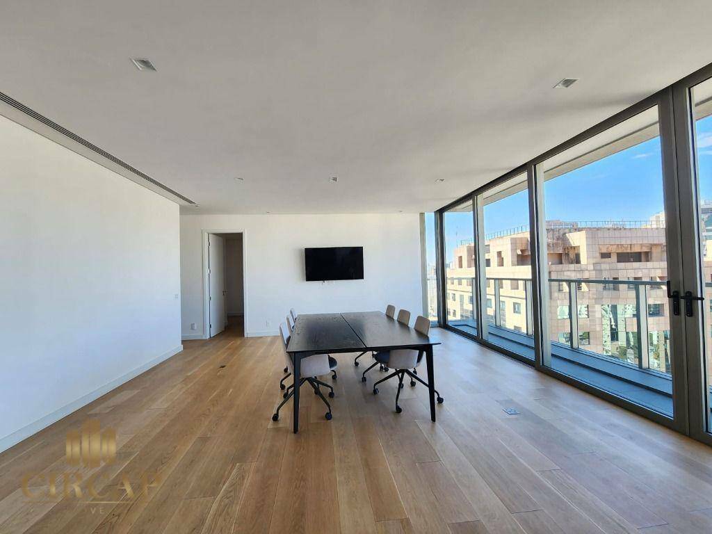 Apartamento à venda com 3 quartos, 229m² - Foto 7