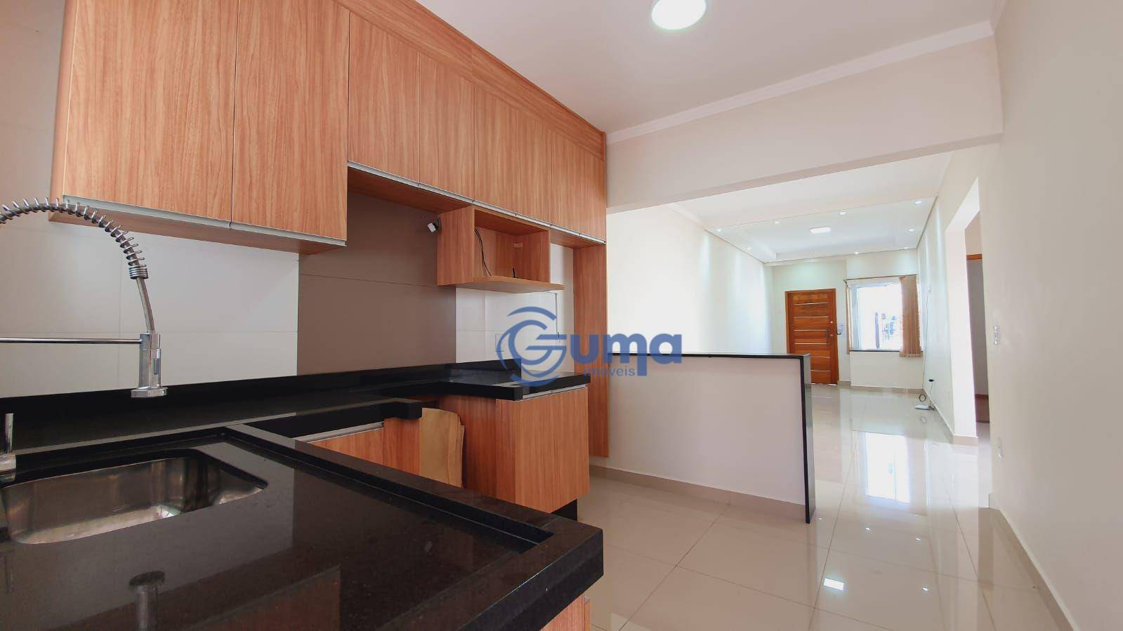 Casa à venda com 3 quartos, 92m² - Foto 1