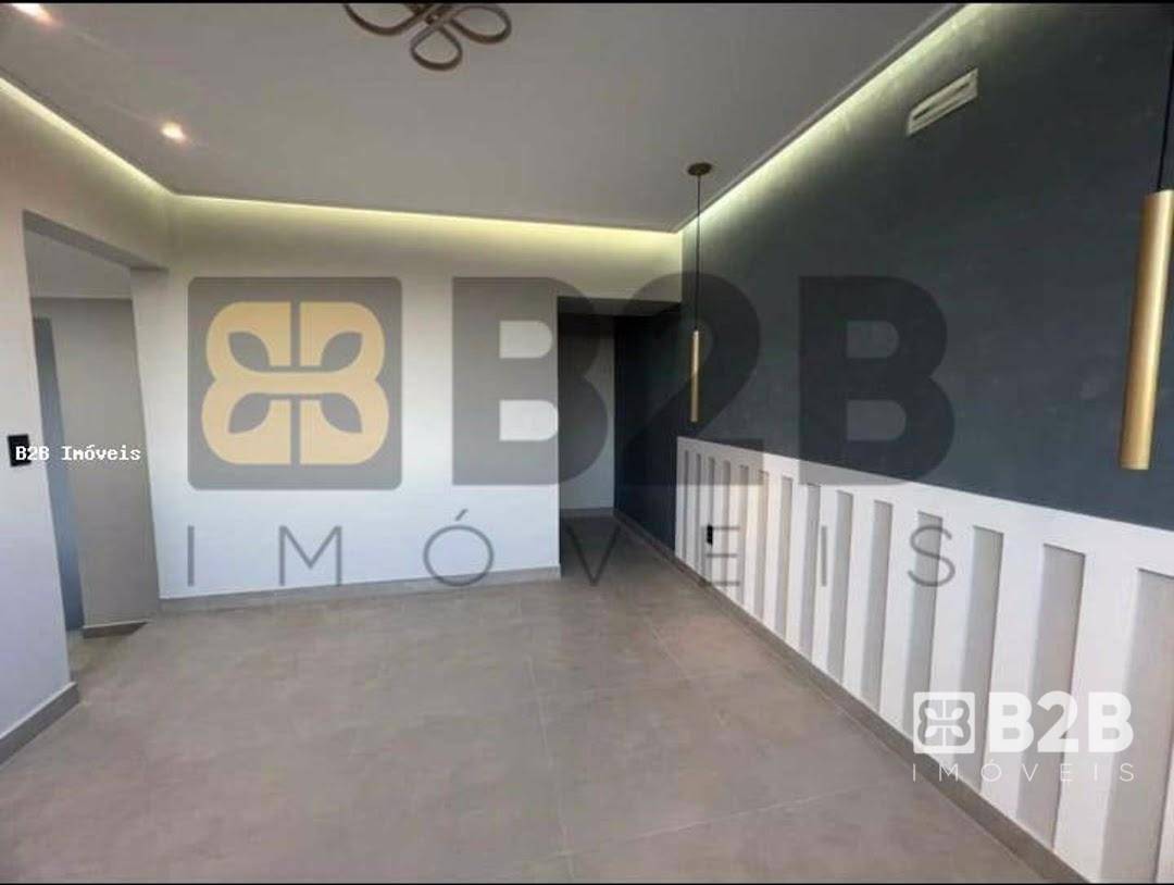 Casa à venda com 3 quartos, 230m² - Foto 3