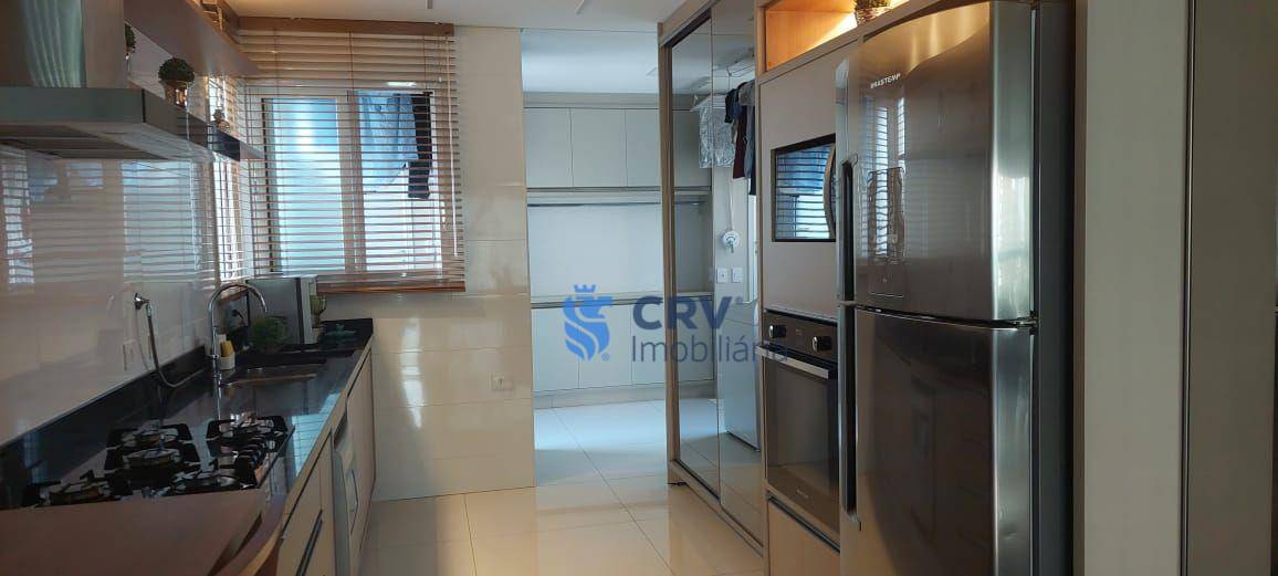 Apartamento à venda com 3 quartos, 214m² - Foto 6