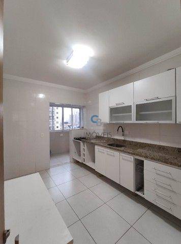 Apartamento à venda com 2 quartos, 77m² - Foto 4