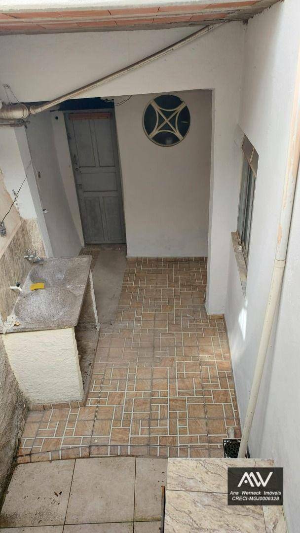 Casa de Condomínio à venda com 5 quartos, 200m² - Foto 6