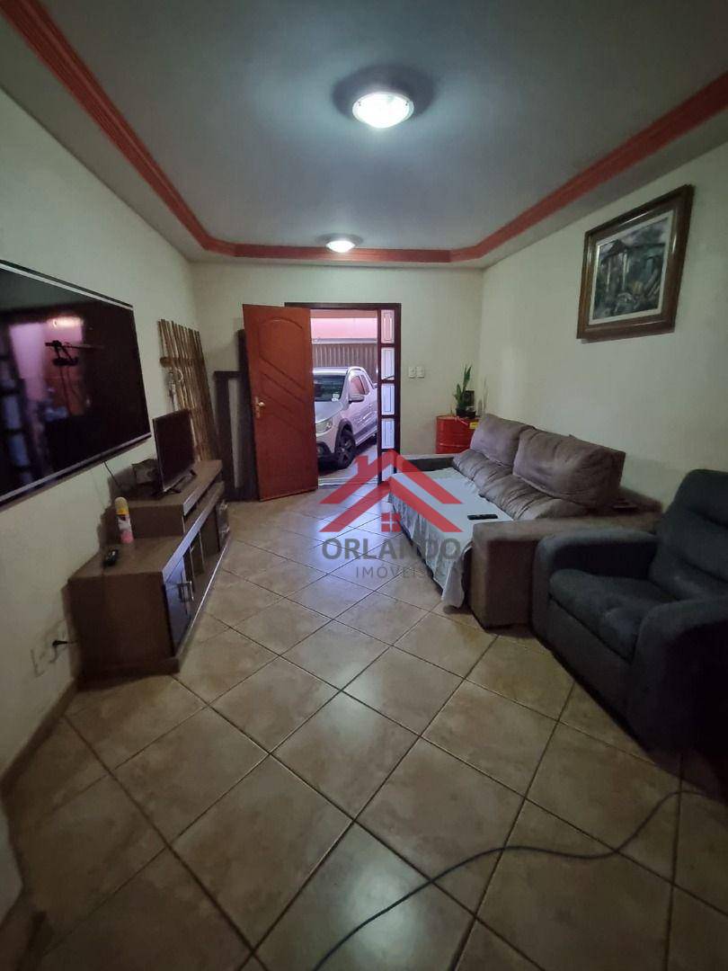 Casa à venda com 3 quartos, 140m² - Foto 1