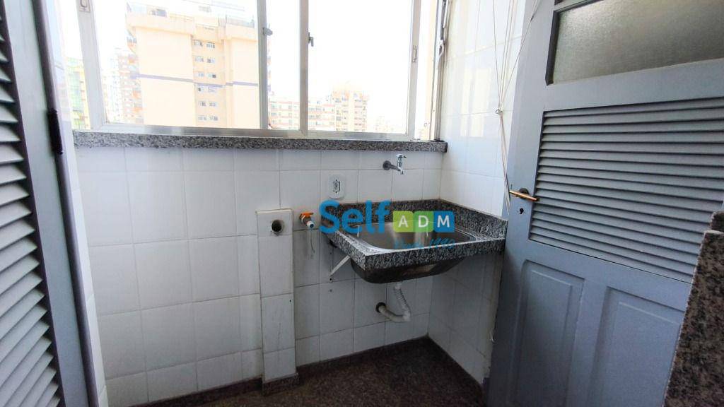 Apartamento para alugar com 3 quartos, 140m² - Foto 17