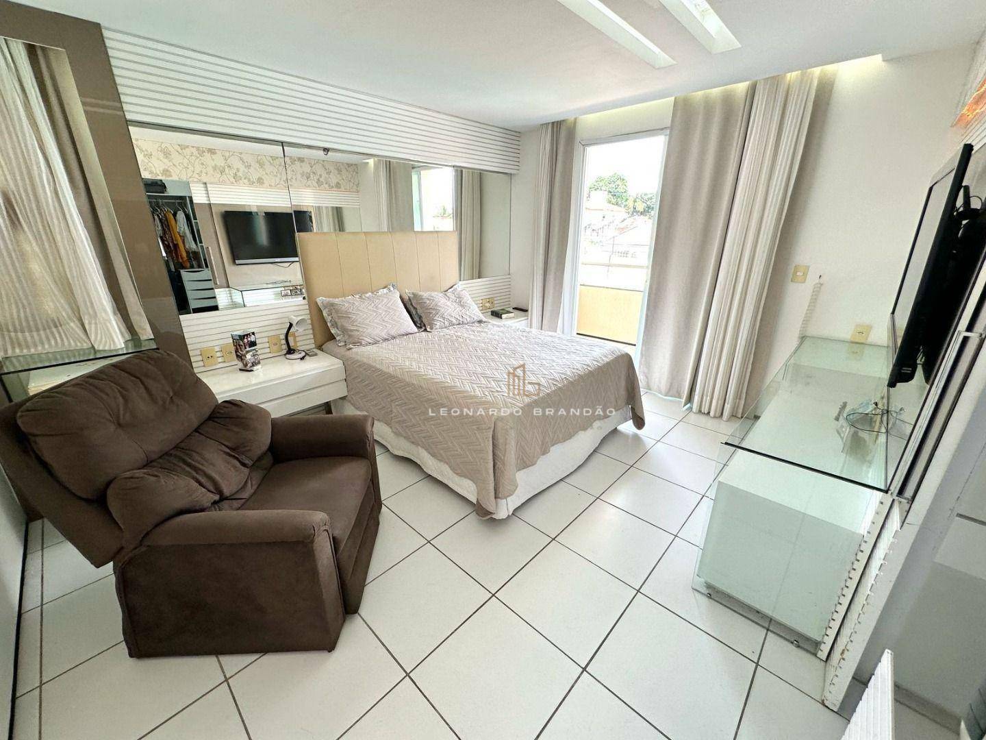Casa à venda com 4 quartos, 240m² - Foto 25