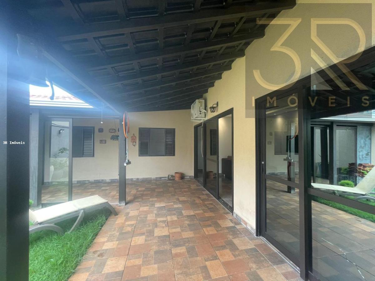 Casa à venda com 2 quartos, 150m² - Foto 9