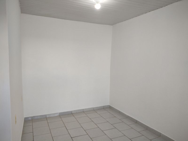 Casa para alugar com 2 quartos, 120m² - Foto 17