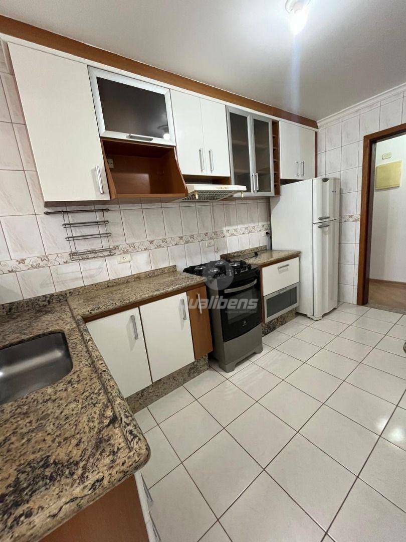 Apartamento para alugar com 2 quartos, 70m² - Foto 3