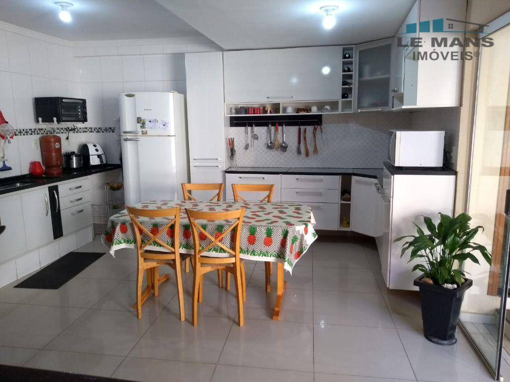 Casa à venda com 4 quartos, 248m² - Foto 6