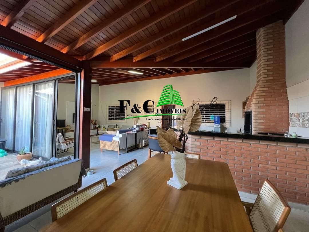 Casa à venda com 2 quartos, 250m² - Foto 6