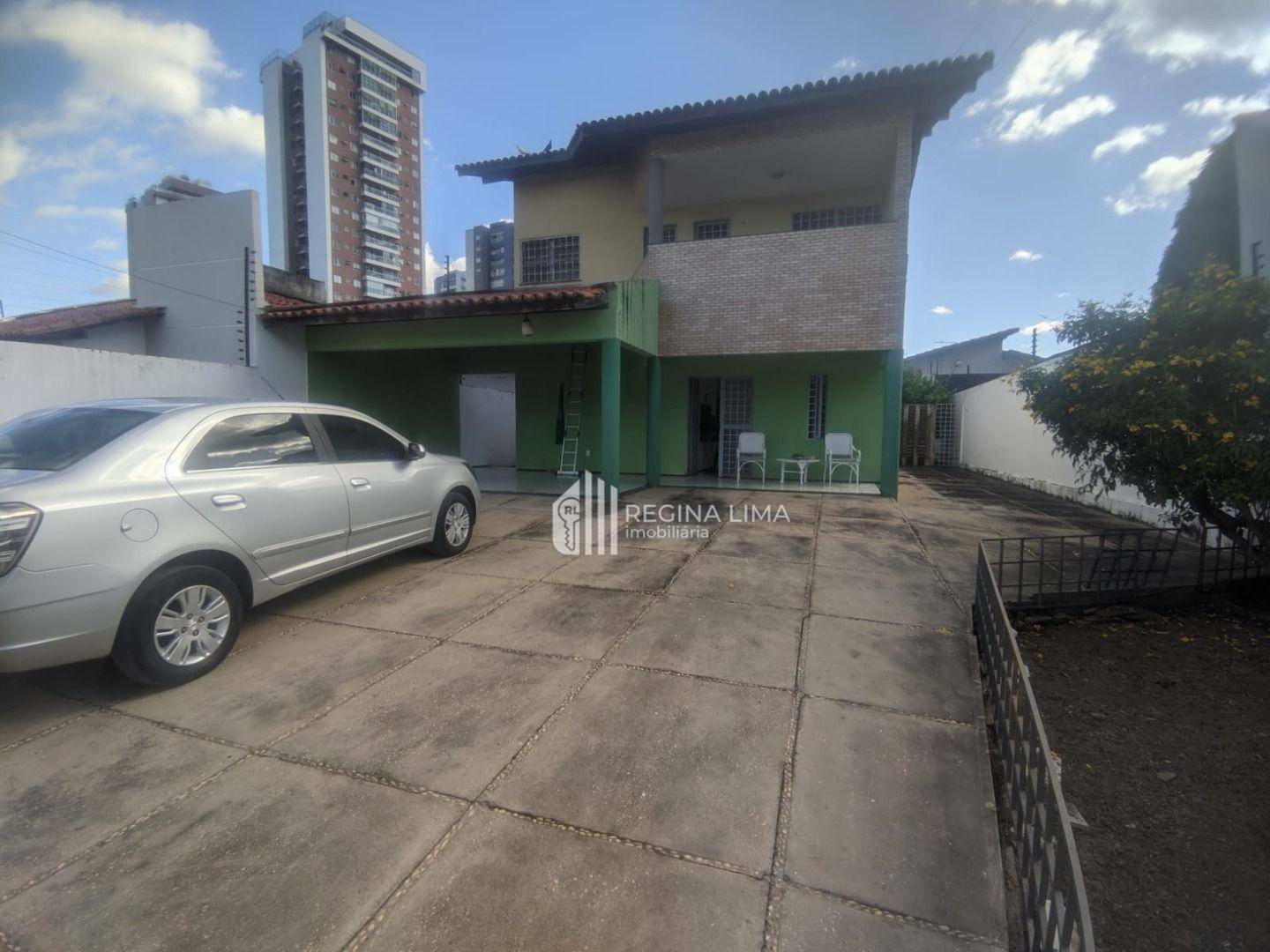 Casa à venda com 3 quartos, 190m² - Foto 1