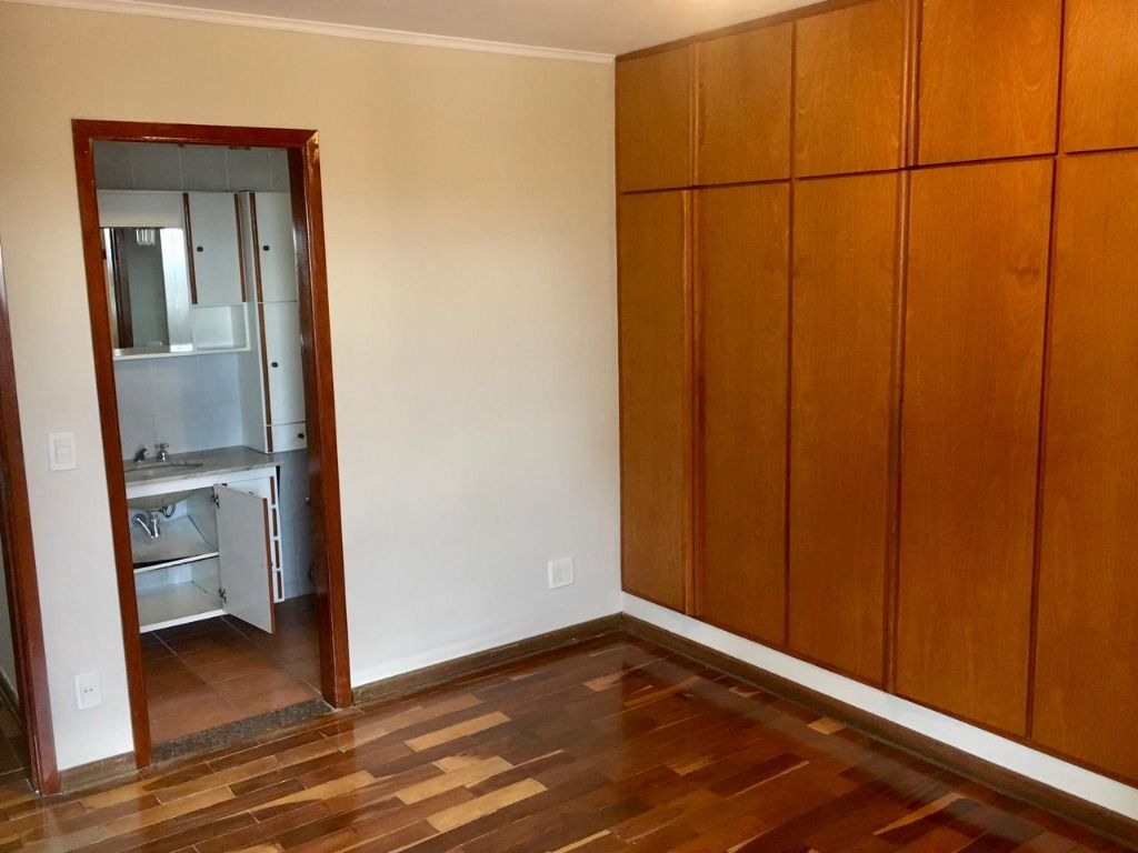 Apartamento à venda com 3 quartos, 137m² - Foto 5