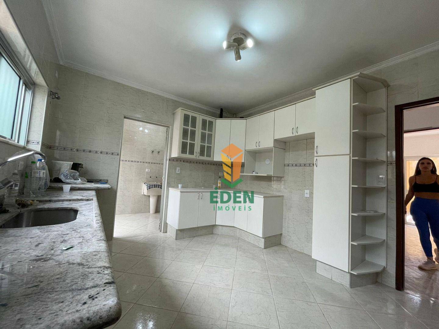 Casa à venda com 3 quartos, 375m² - Foto 9