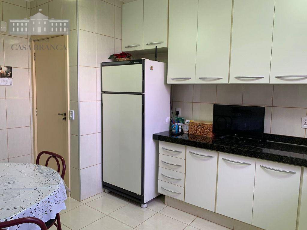 Apartamento à venda com 3 quartos, 189m² - Foto 16