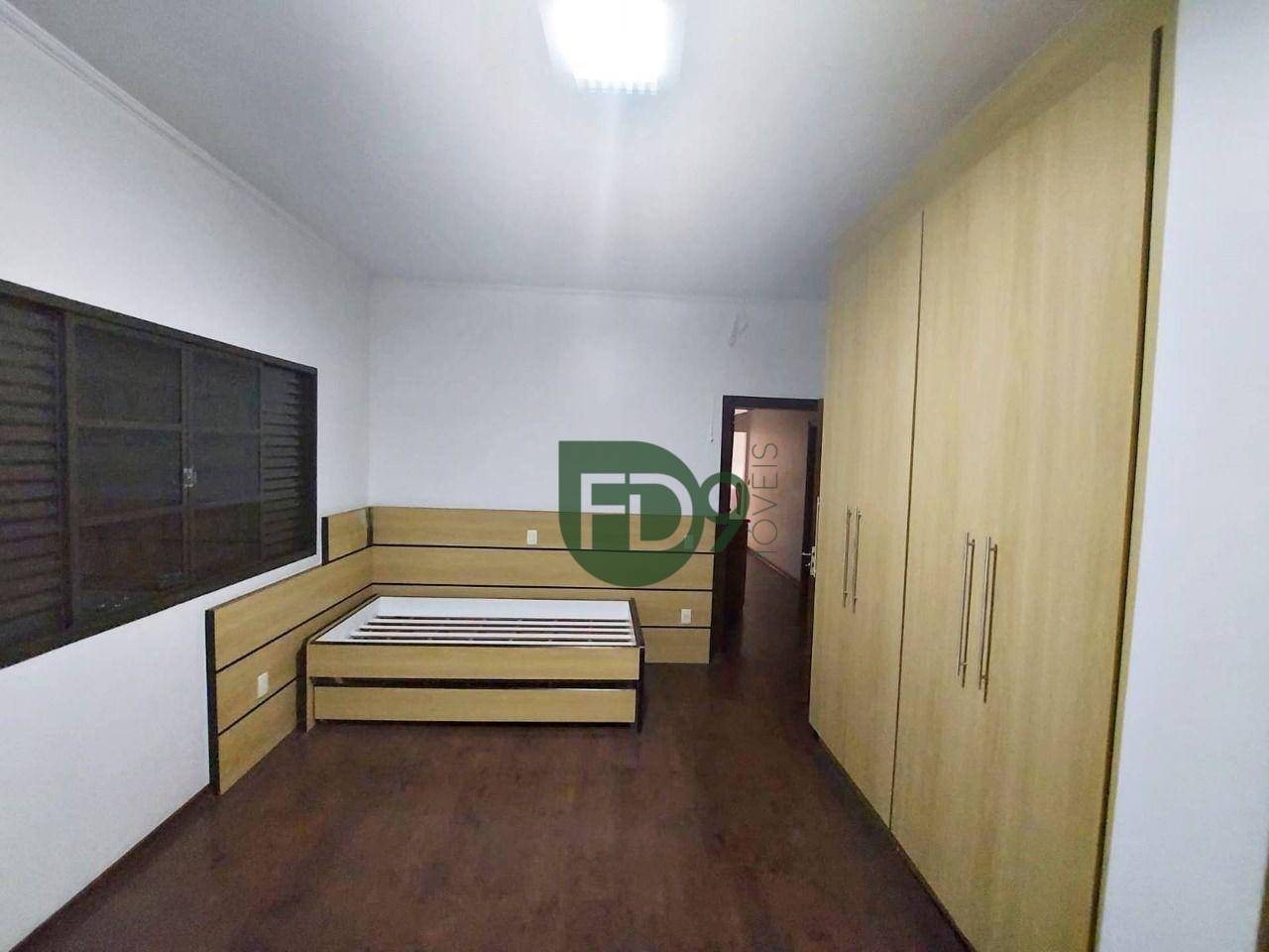 Casa à venda com 3 quartos, 272m² - Foto 11