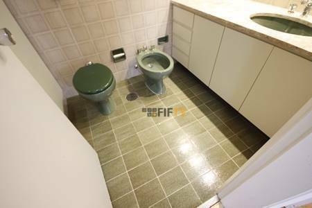 Apartamento para alugar com 3 quartos, 128m² - Foto 13