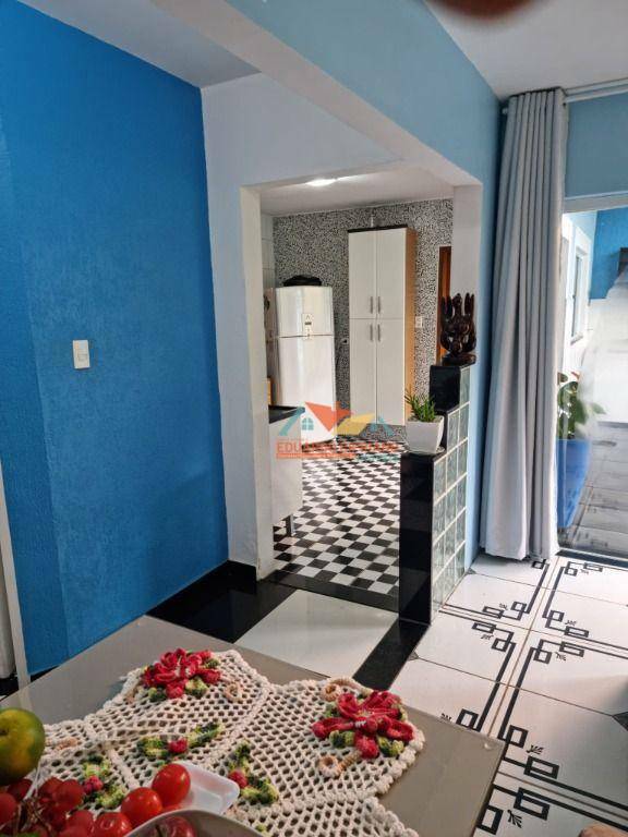 Casa à venda com 4 quartos, 200m² - Foto 10