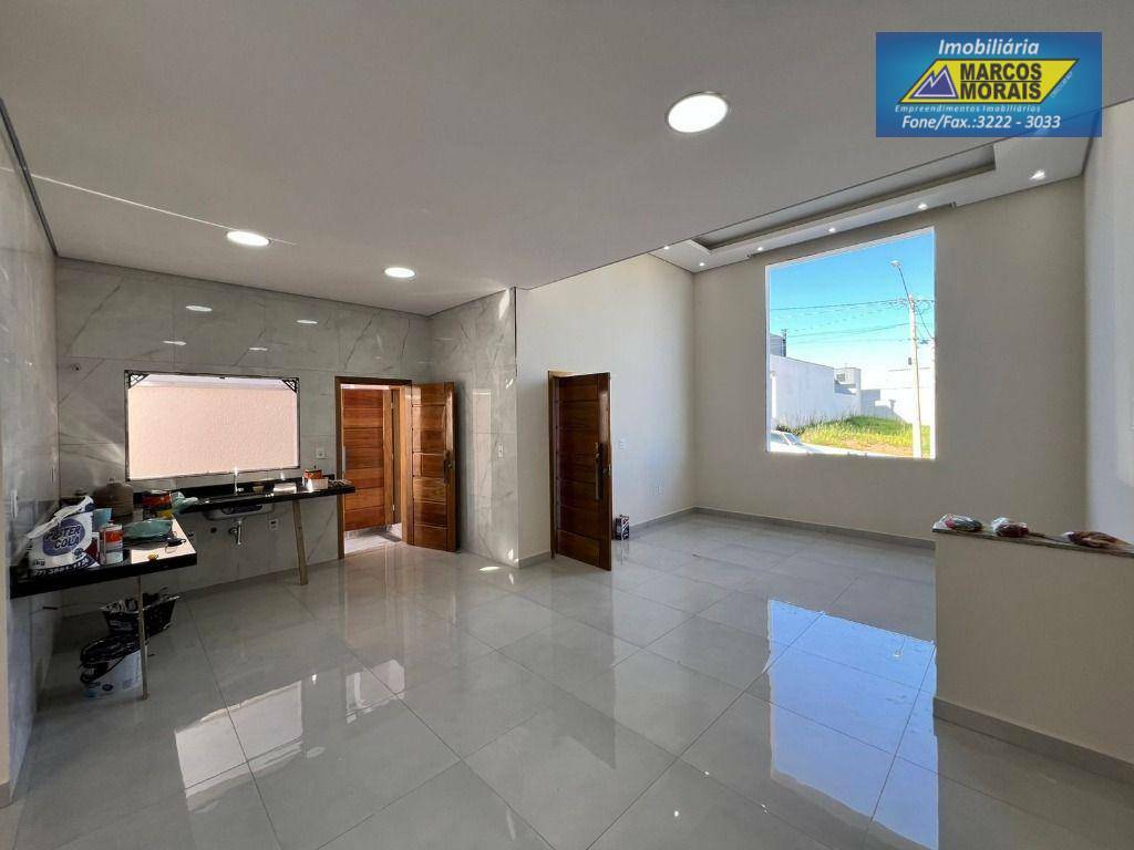 Casa de Condomínio à venda com 3 quartos, 121m² - Foto 2