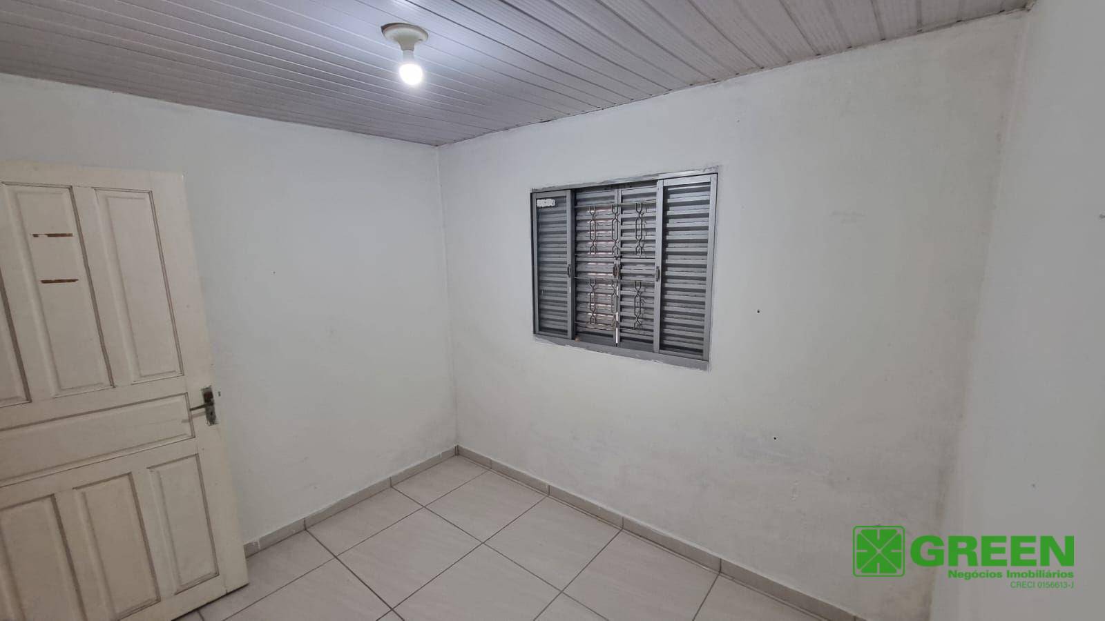 Casa à venda com 2 quartos, 98m² - Foto 2