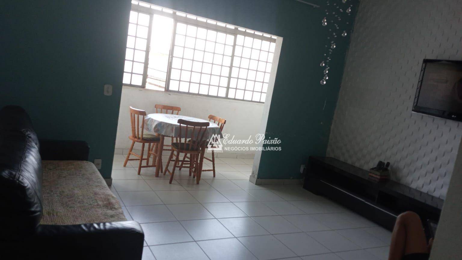 Sobrado à venda com 5 quartos, 306m² - Foto 1